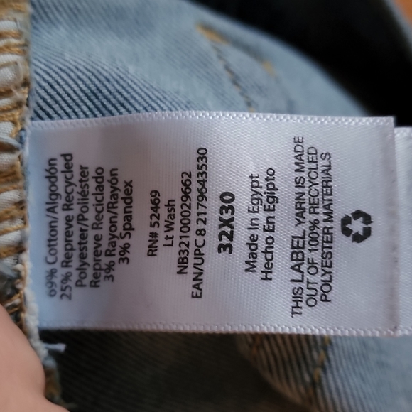 NWOT No Boundaries: Distressed Slim Fit Jeans, light-wash, 32x30 - Picture 6 of 7